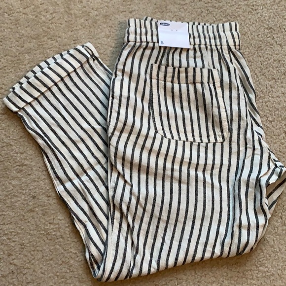 Old Navy Pants - New! Old Navy linen capris